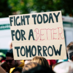 Demoschild auf Pappe 